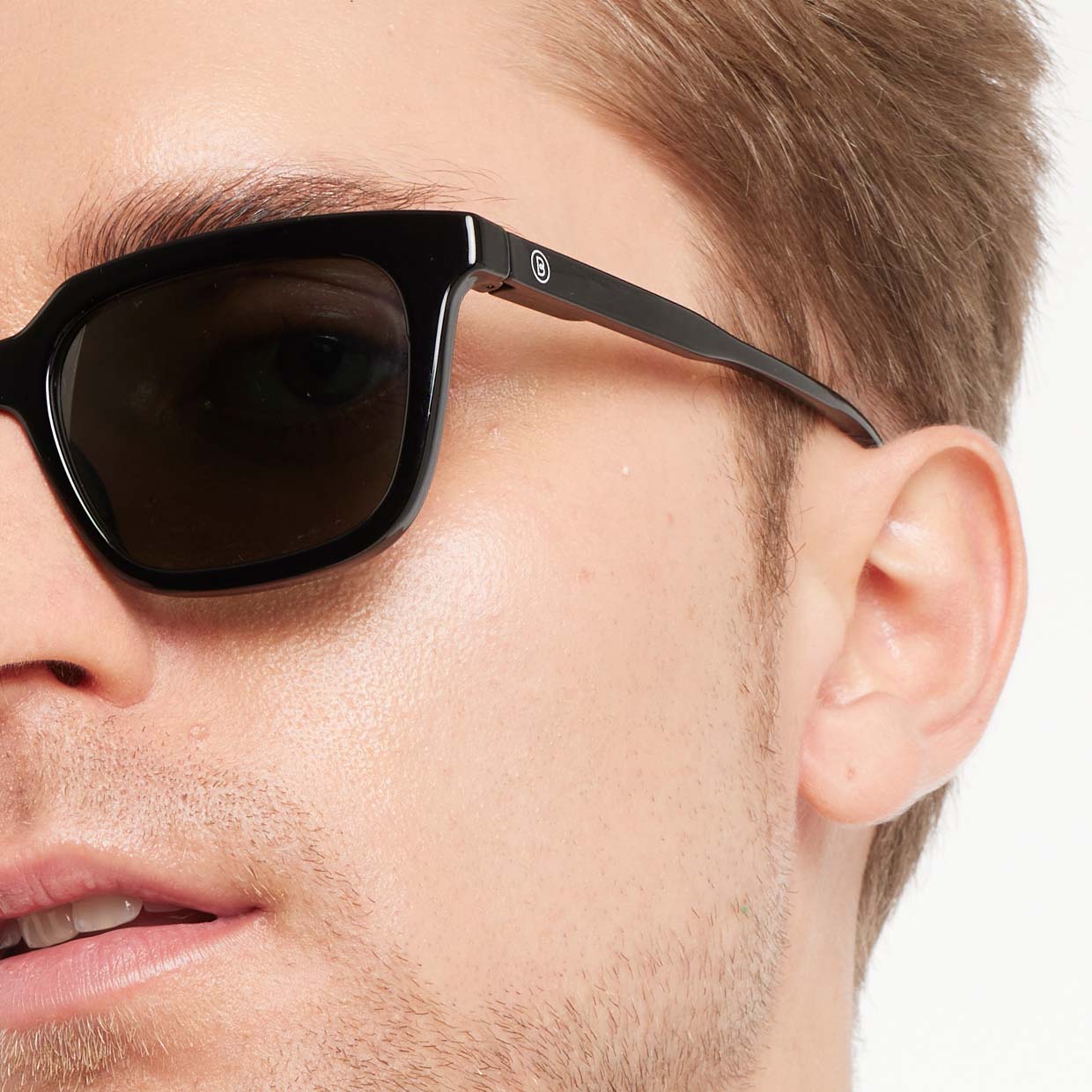 Barner Holly Glossy Black Sun